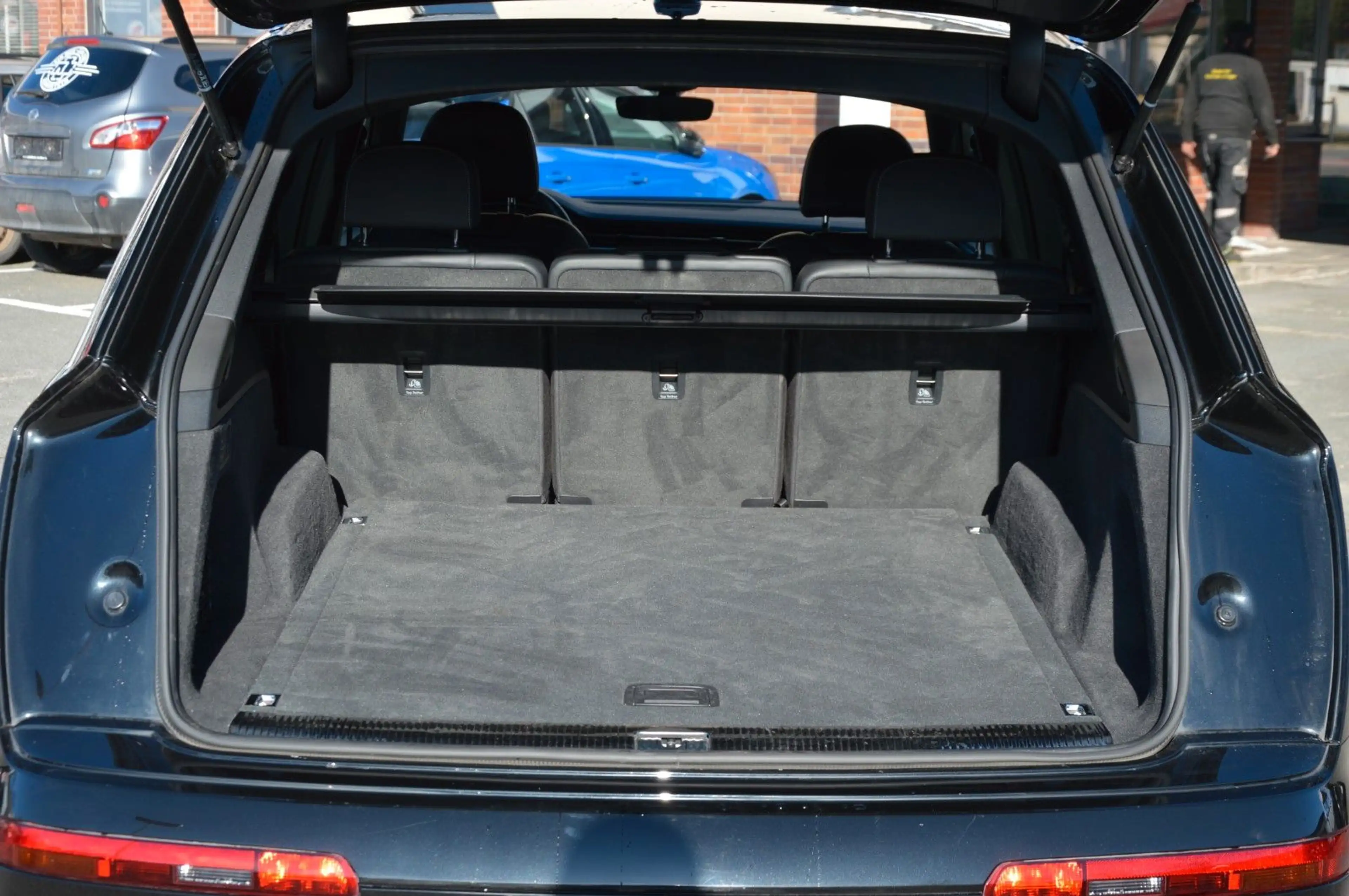 Audi Q7 45 TDI qu."SLINE"AHK"KAMERA"MATRIX"LUFTFEDER" — photo 7