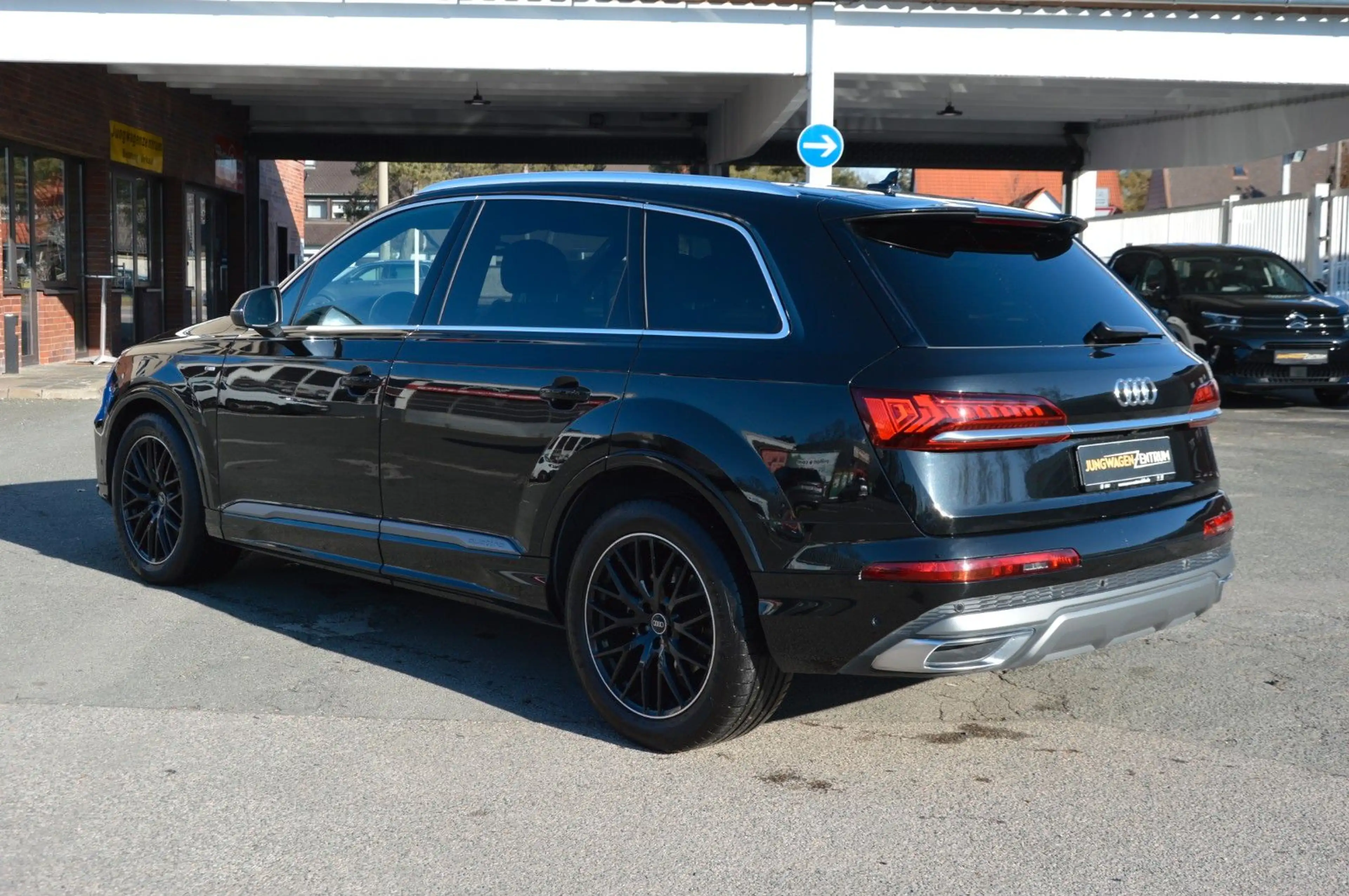 Audi Q7 45 TDI qu."SLINE"AHK"KAMERA"MATRIX"LUFTFEDER" — photo 6