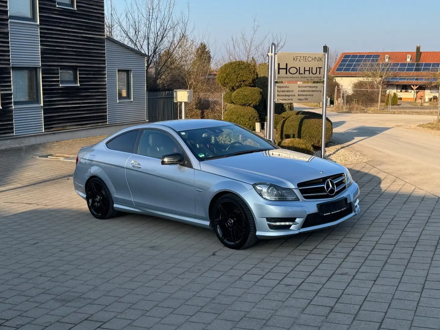Mercedes-Benz C 250 Sport Coupé Autom. Grau - 2