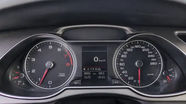 Audi A4 view 12