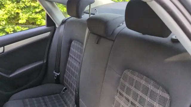 Audi A4 view 9
