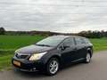 Toyota Avensis 1.8 VVTi Dynamic, Navi, Cruise, ECC, Haak, 2e Eig. Zwart - thumbnail 2