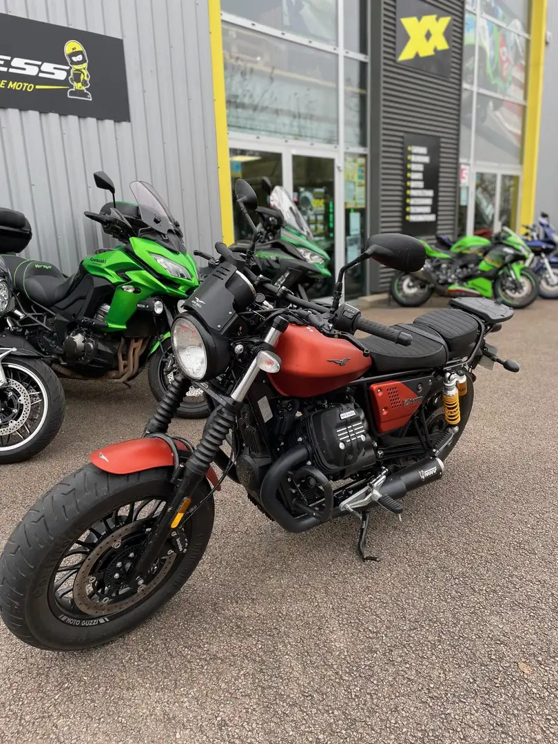 Moto Guzzi V 9 Oranje - 2