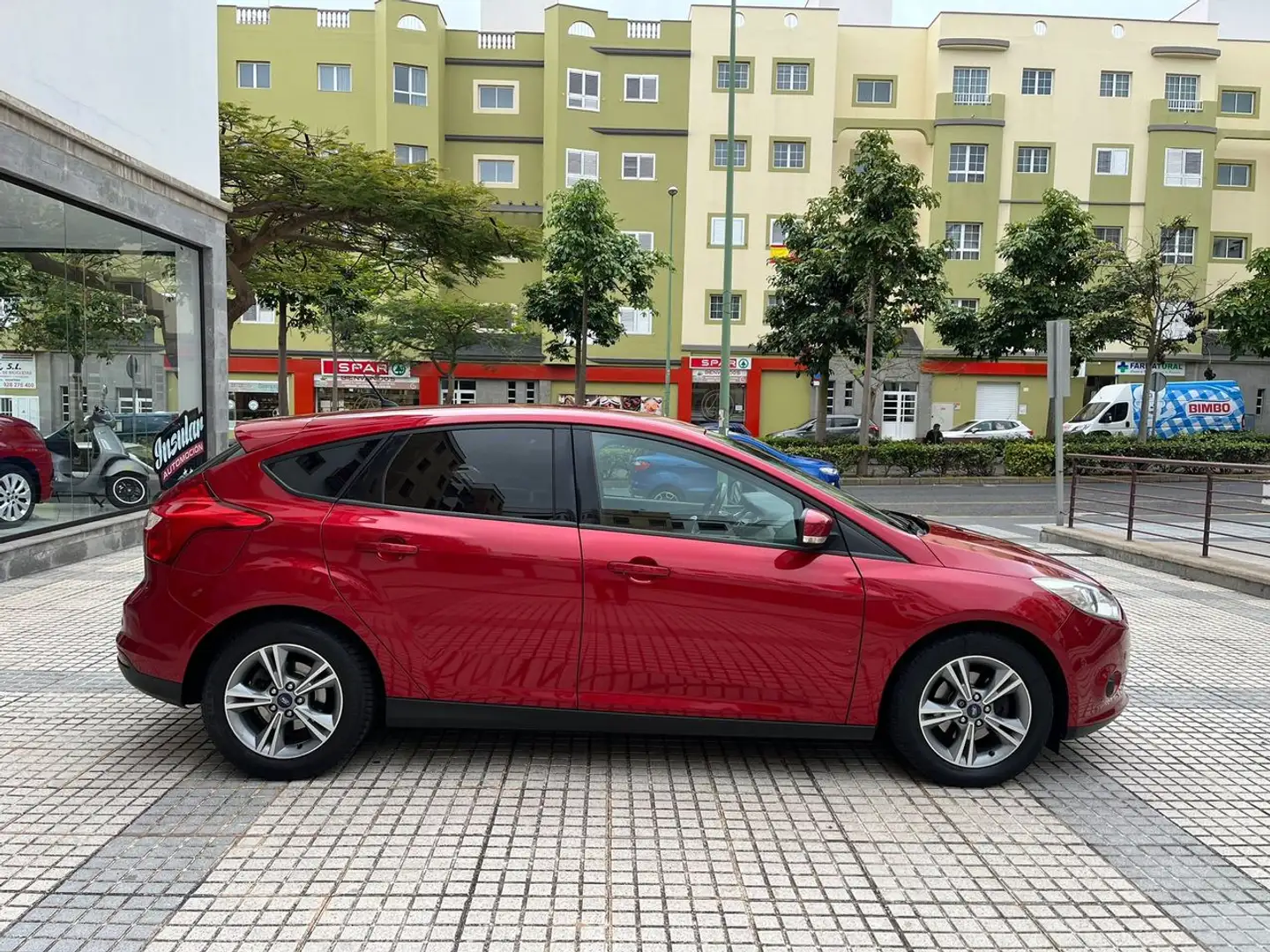 Ford Focus 1.0 Ecoboost Auto-S&S Trend+ 125 Rojo - 2