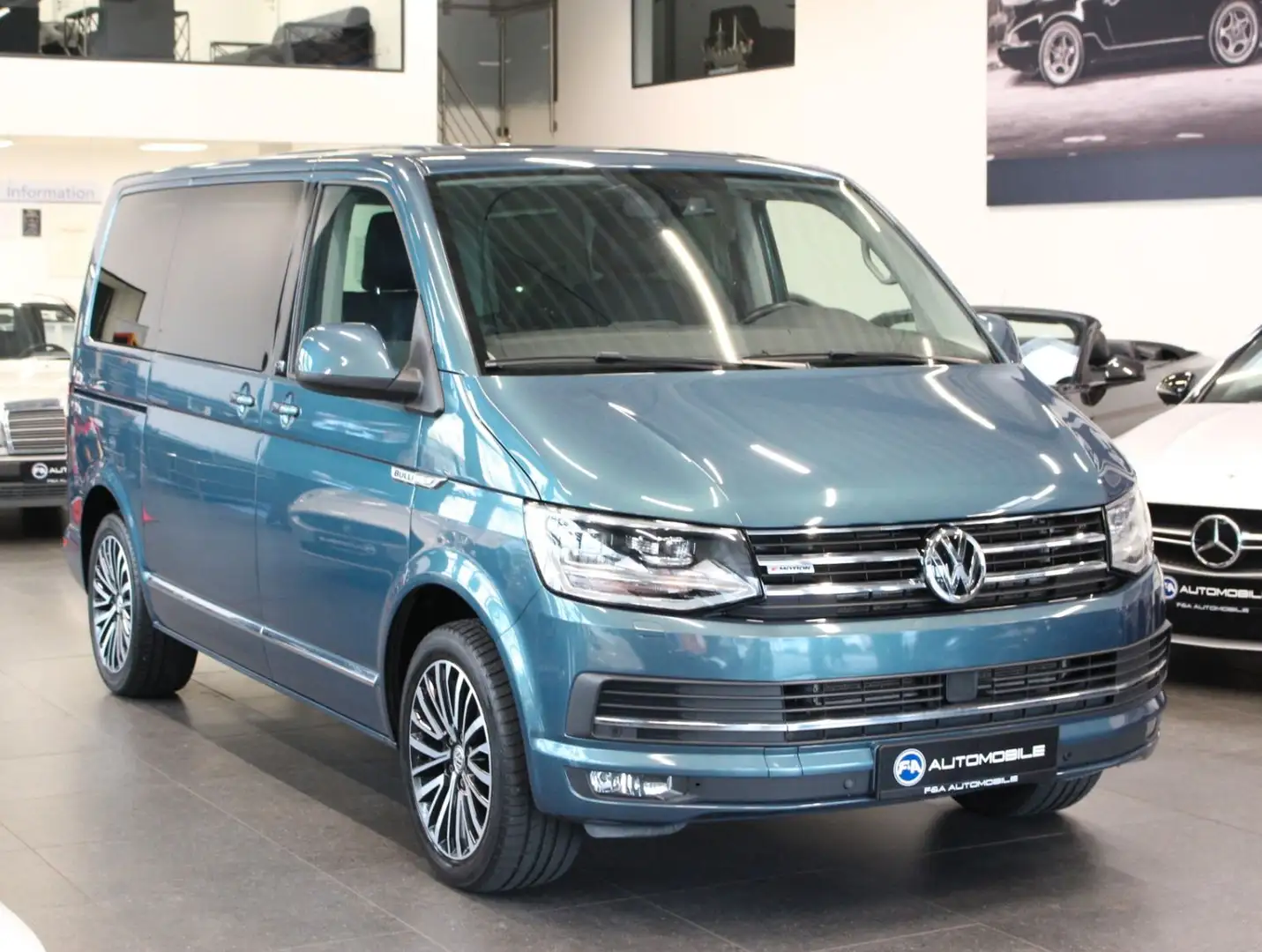 Volkswagen T6 Multivan 4Motion Gener. Six*ACC*Kamera*AHK Grün - 2