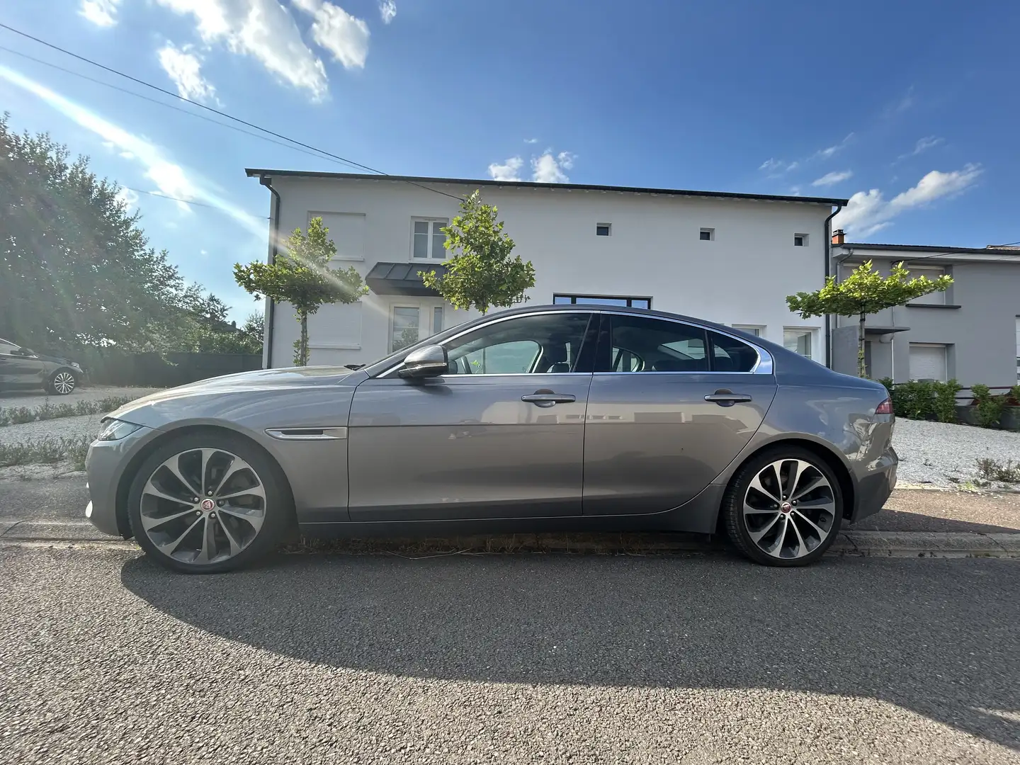 Jaguar XE D180 BVA HSE - 1