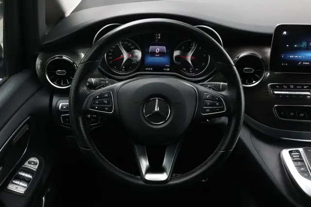 Mercedes-Benz V Class view 15