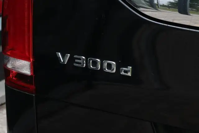 Mercedes-Benz V Class view 9