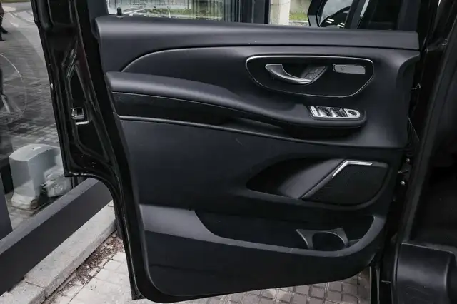 Mercedes-Benz V Class view 10