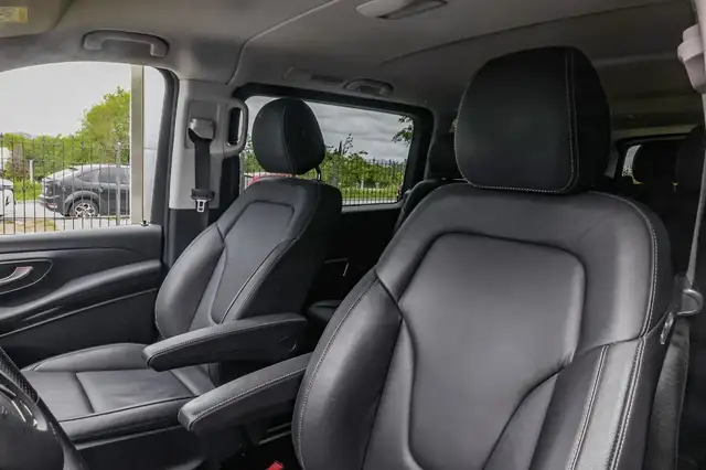 Mercedes-Benz V Class view 13