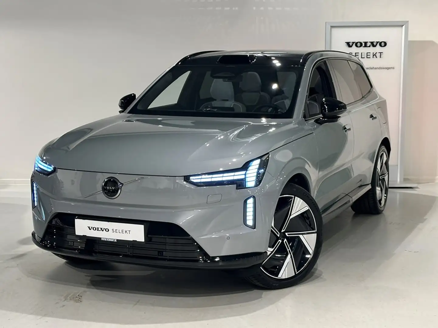 Volvo EX90 Recharge Twin Motor Ultra + LUCHTVERING/B&W Grijs - 1