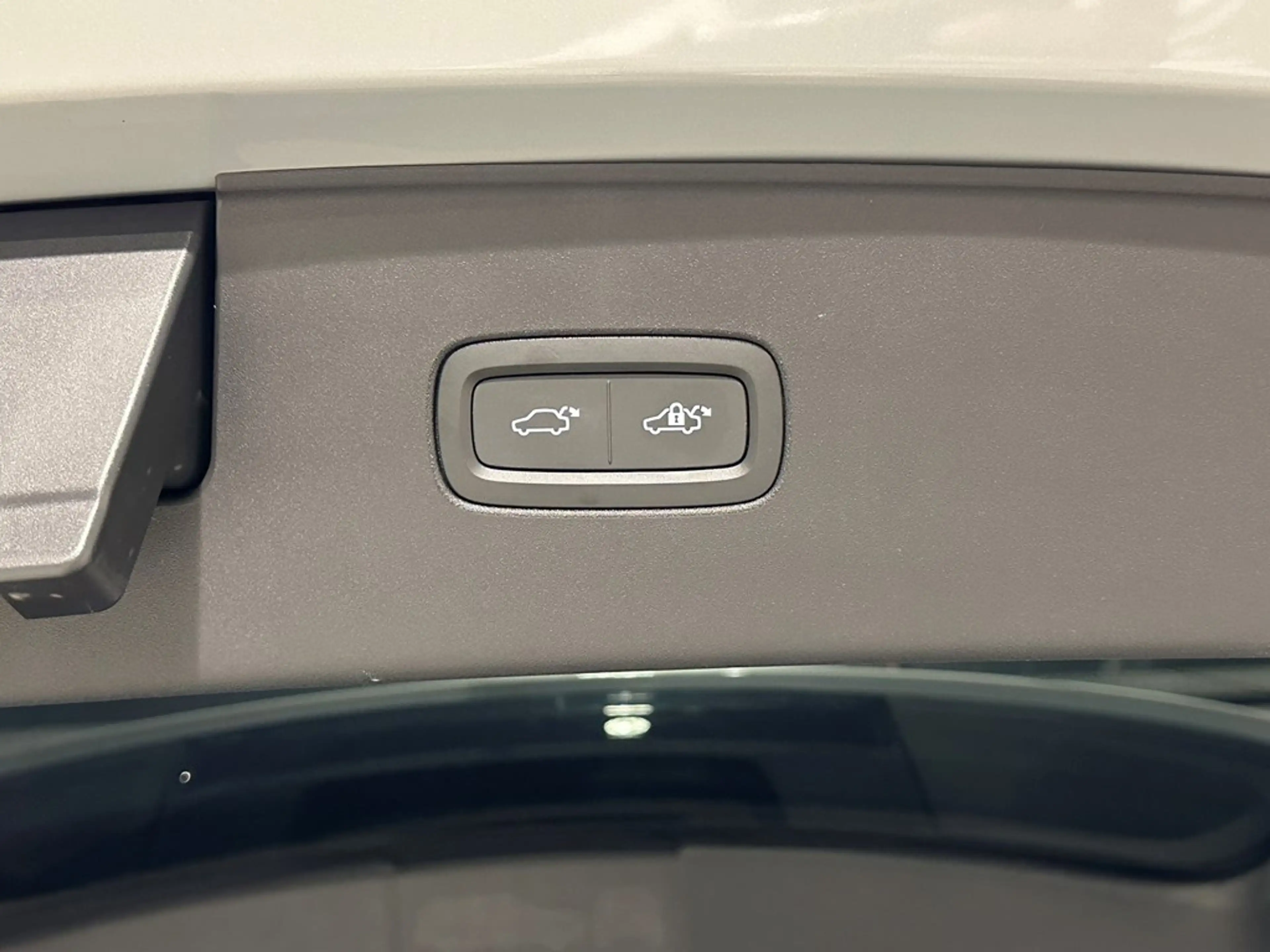 Volvo EX90 Recharge Twin Motor Ultra + LUCHTVERING/B&W — photo 14