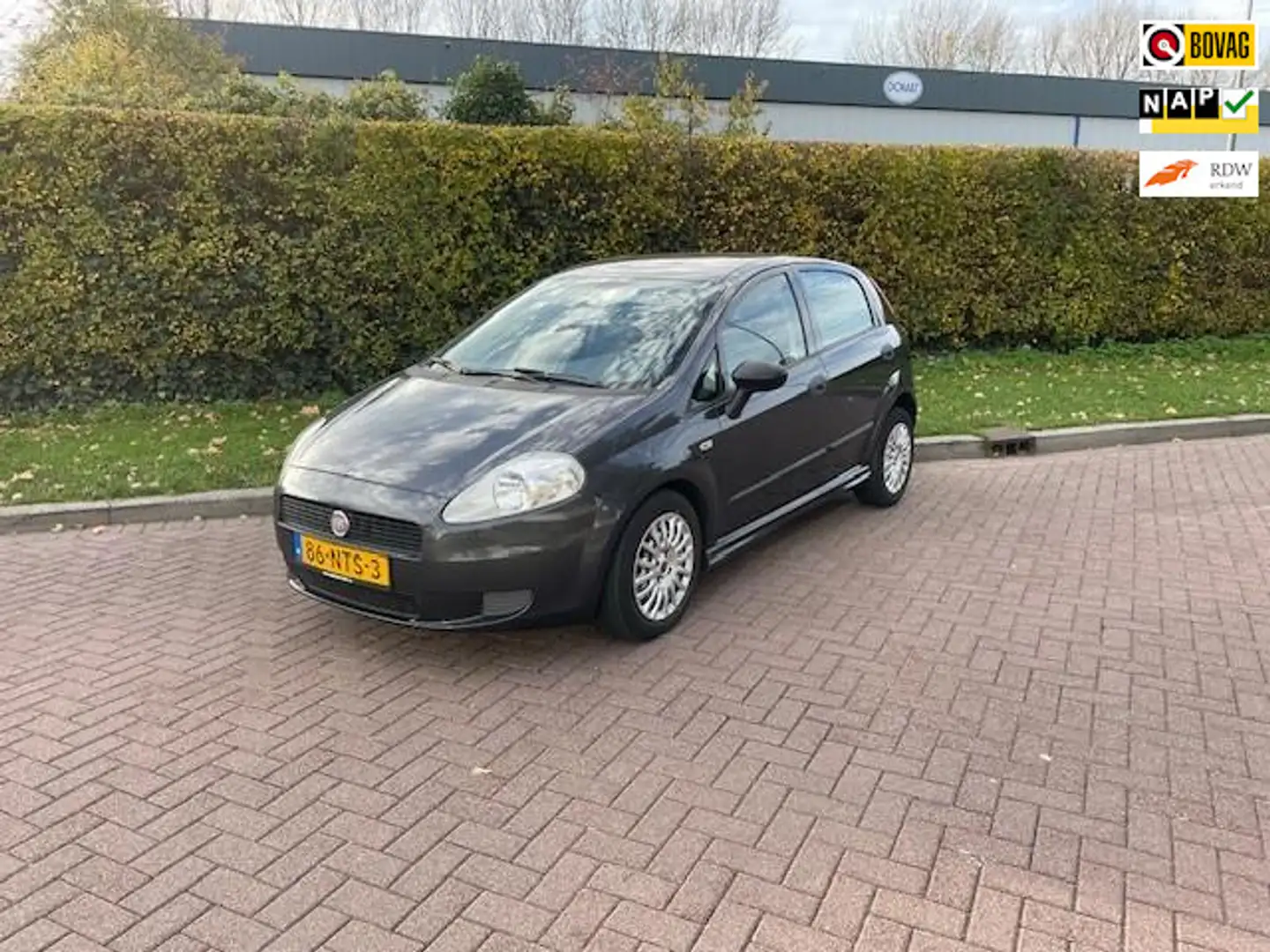 Fiat Grande Punto 1.3 M-Jet Actual Grijs - 1