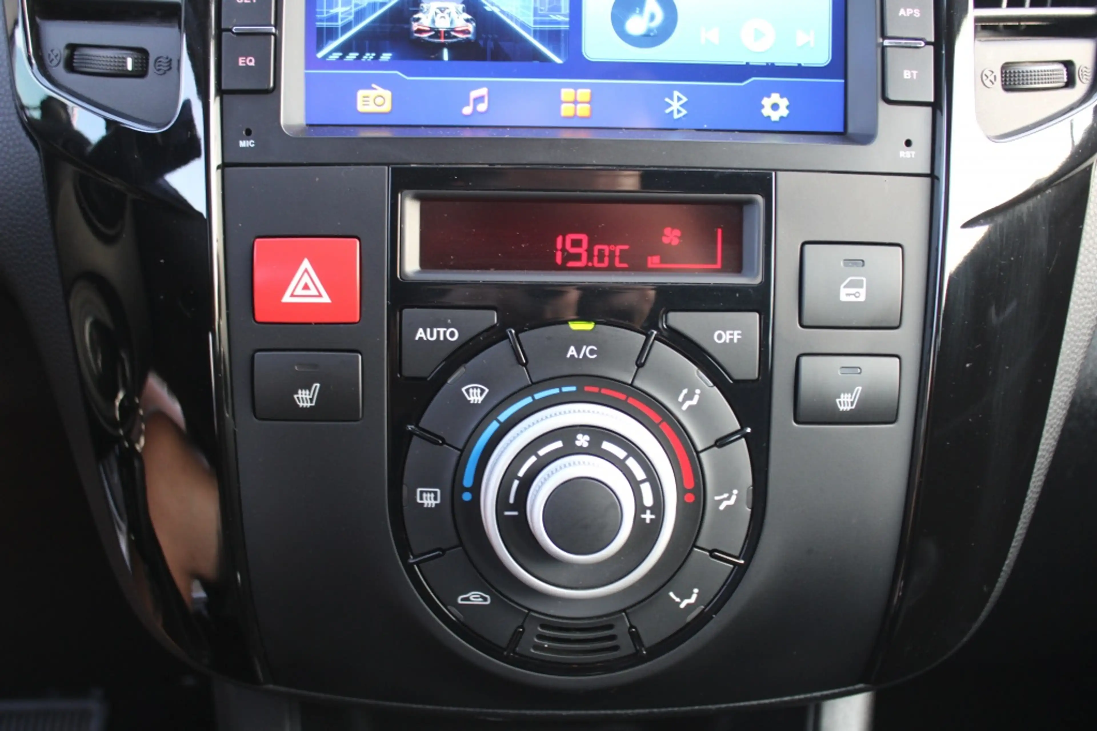 Kia Venga 1.6 CVVT X-tra — photo 15