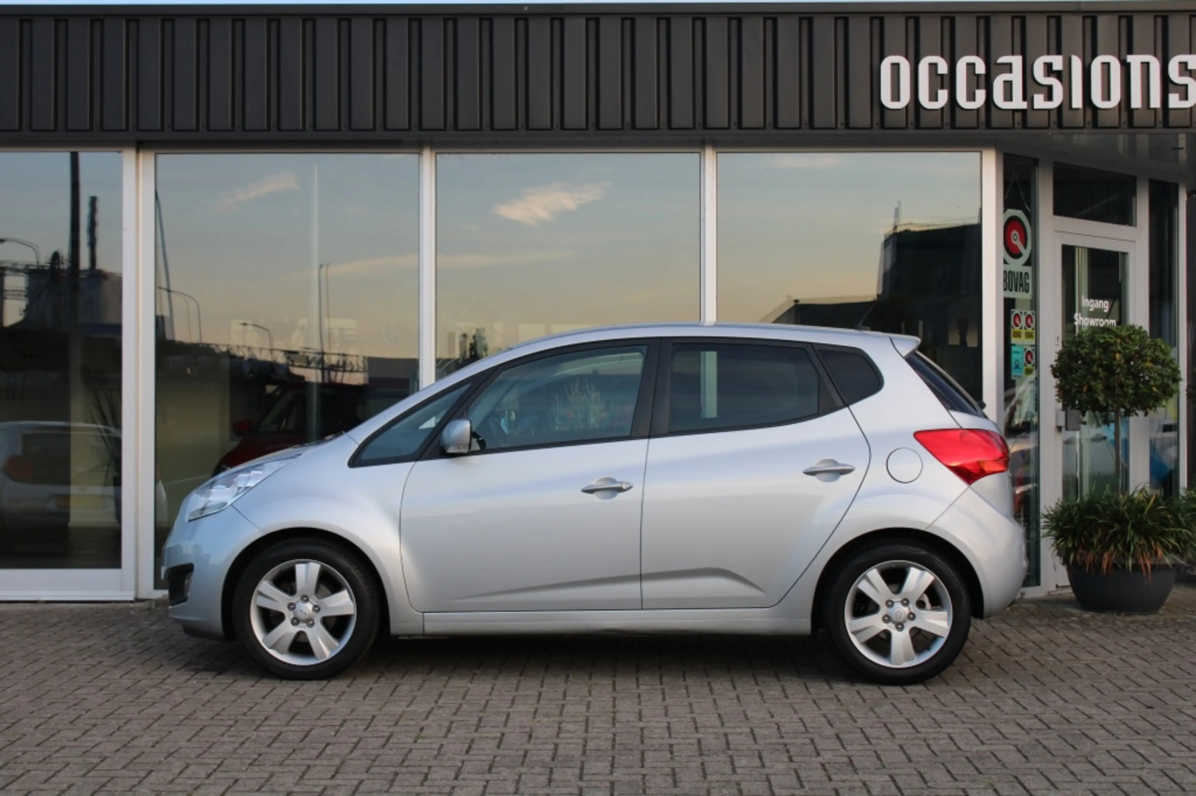 Kia Venga 1.6 CVVT X-tra — photo 5