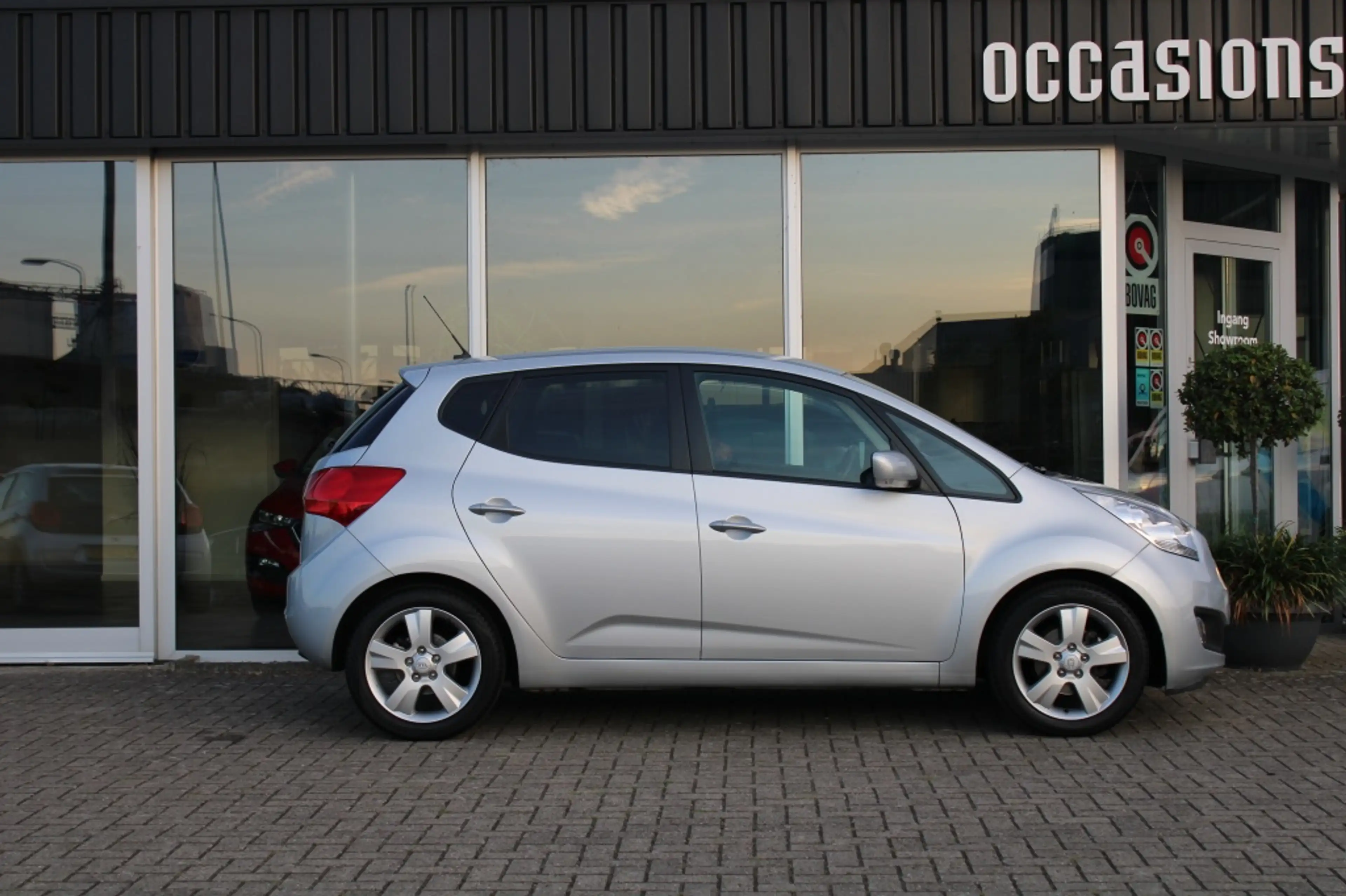 Kia Venga 1.6 CVVT X-tra — photo 2