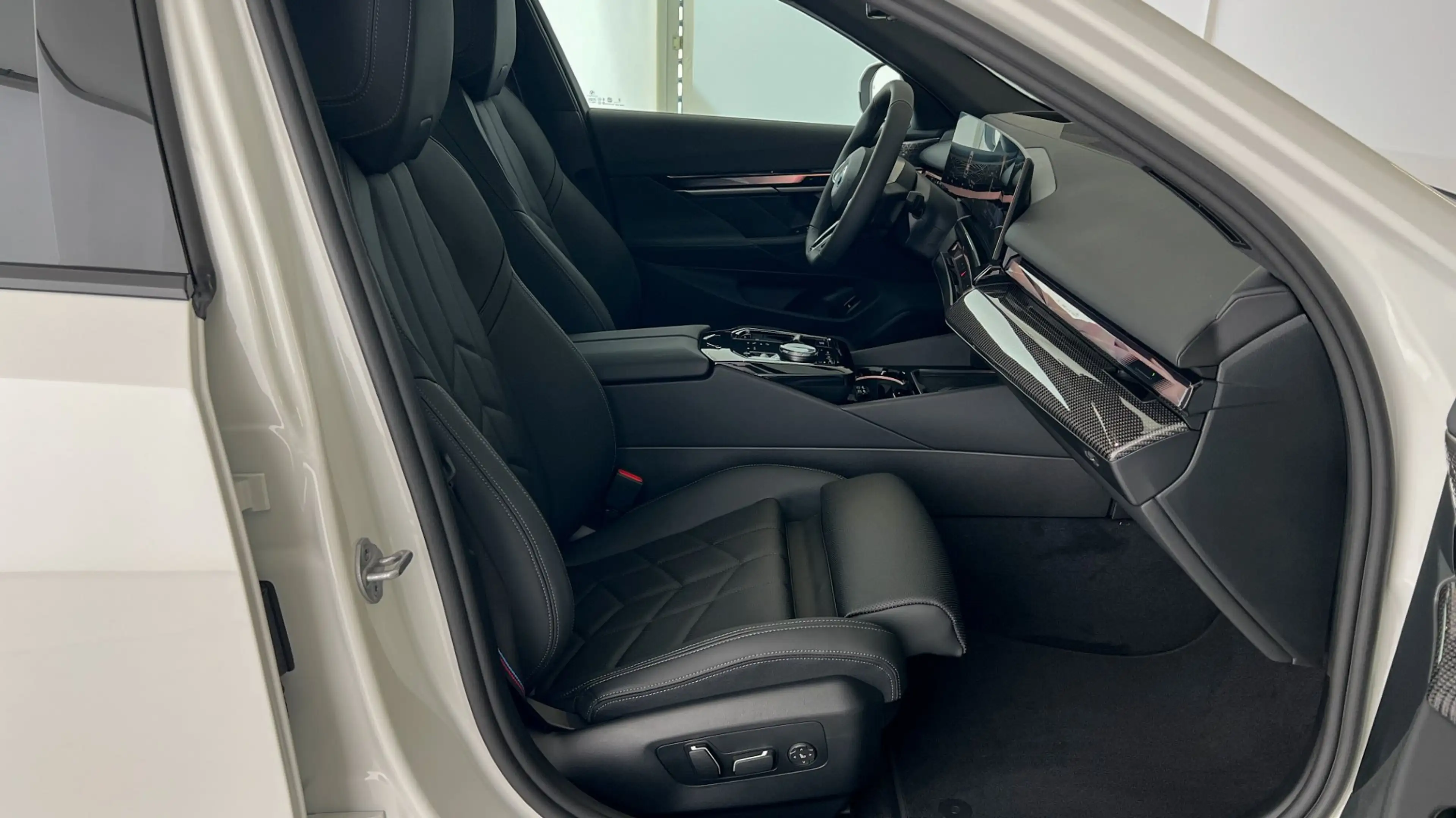 BMW i5 xDrive40 83,9kWh — photo 5