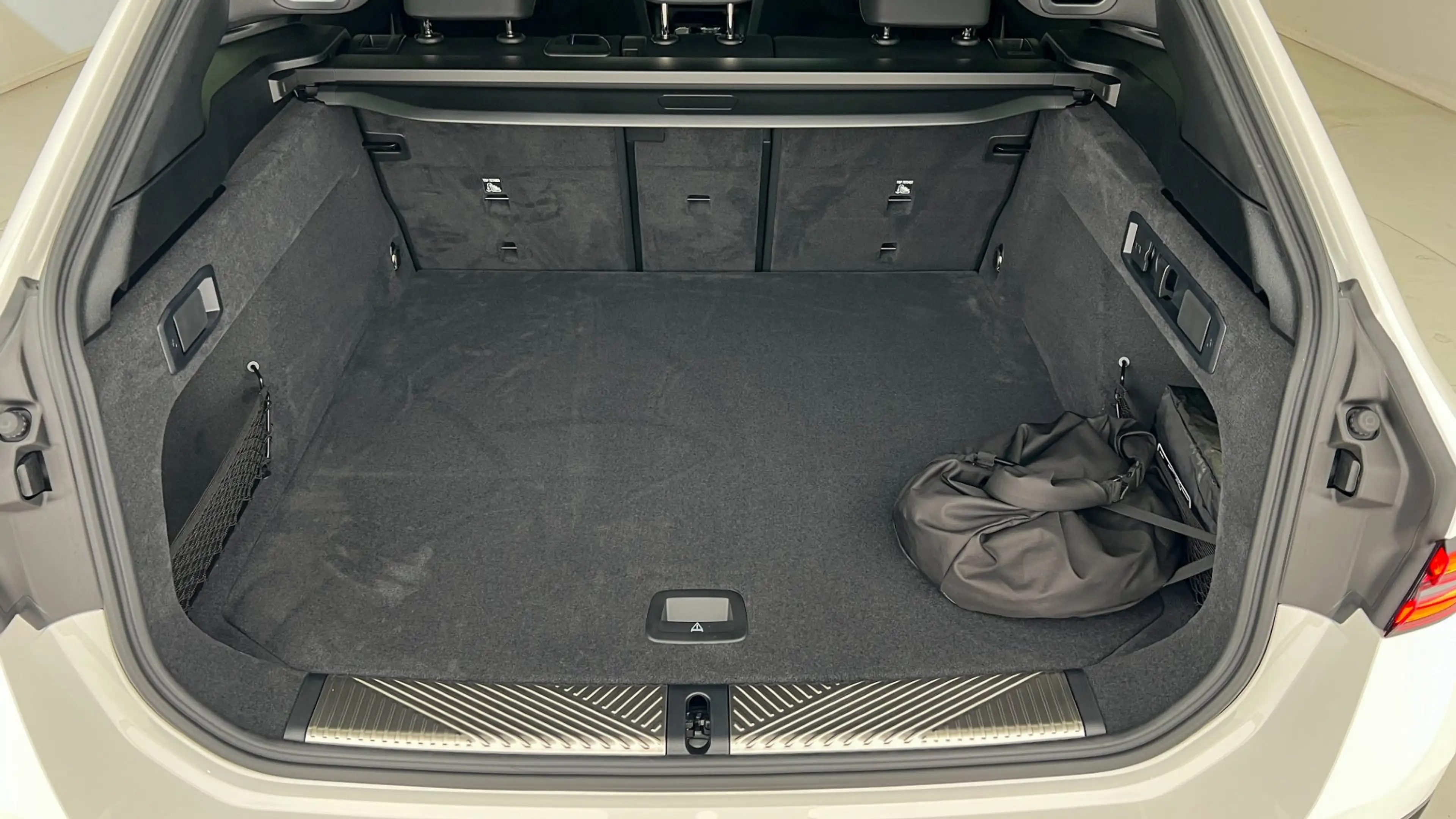 BMW i5 xDrive40 83,9kWh — photo 9
