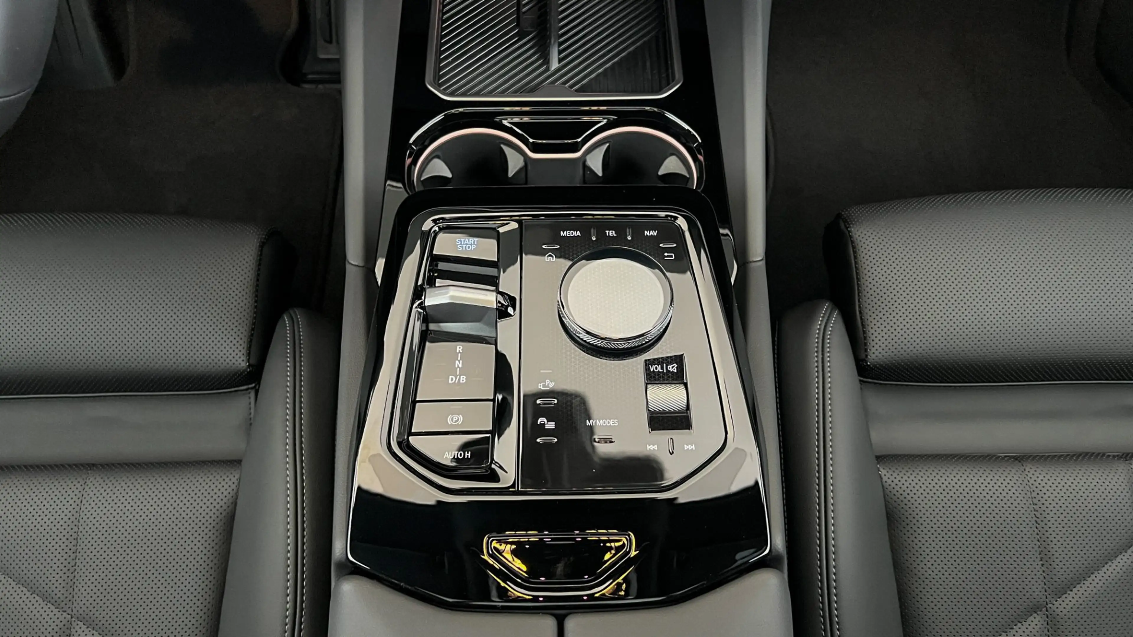 BMW i5 xDrive40 83,9kWh — photo 12