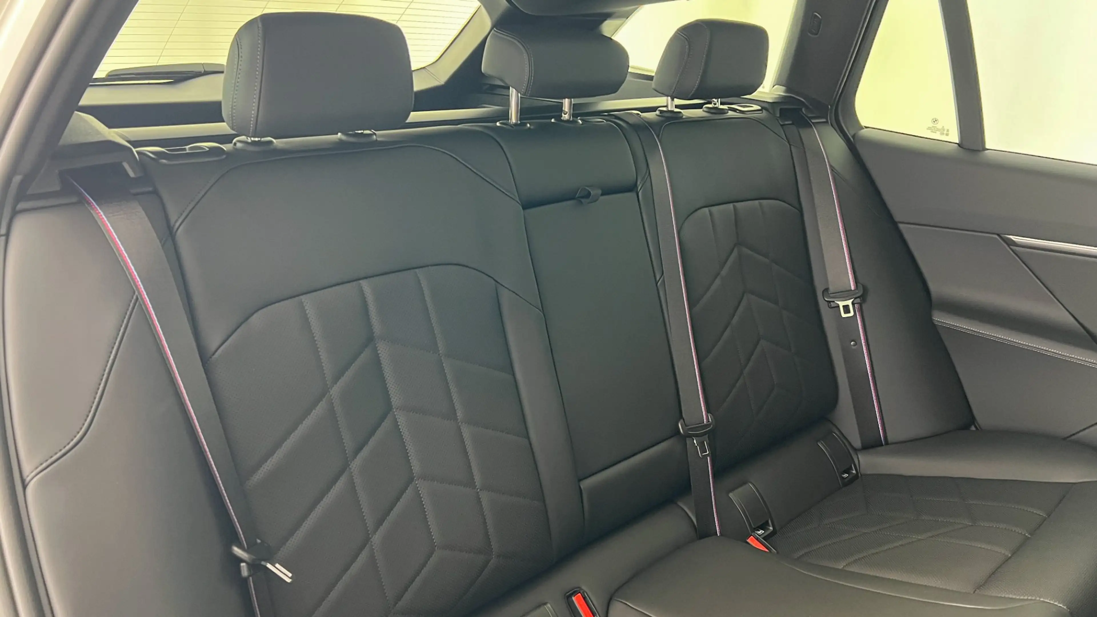 BMW i5 xDrive40 83,9kWh — photo 6