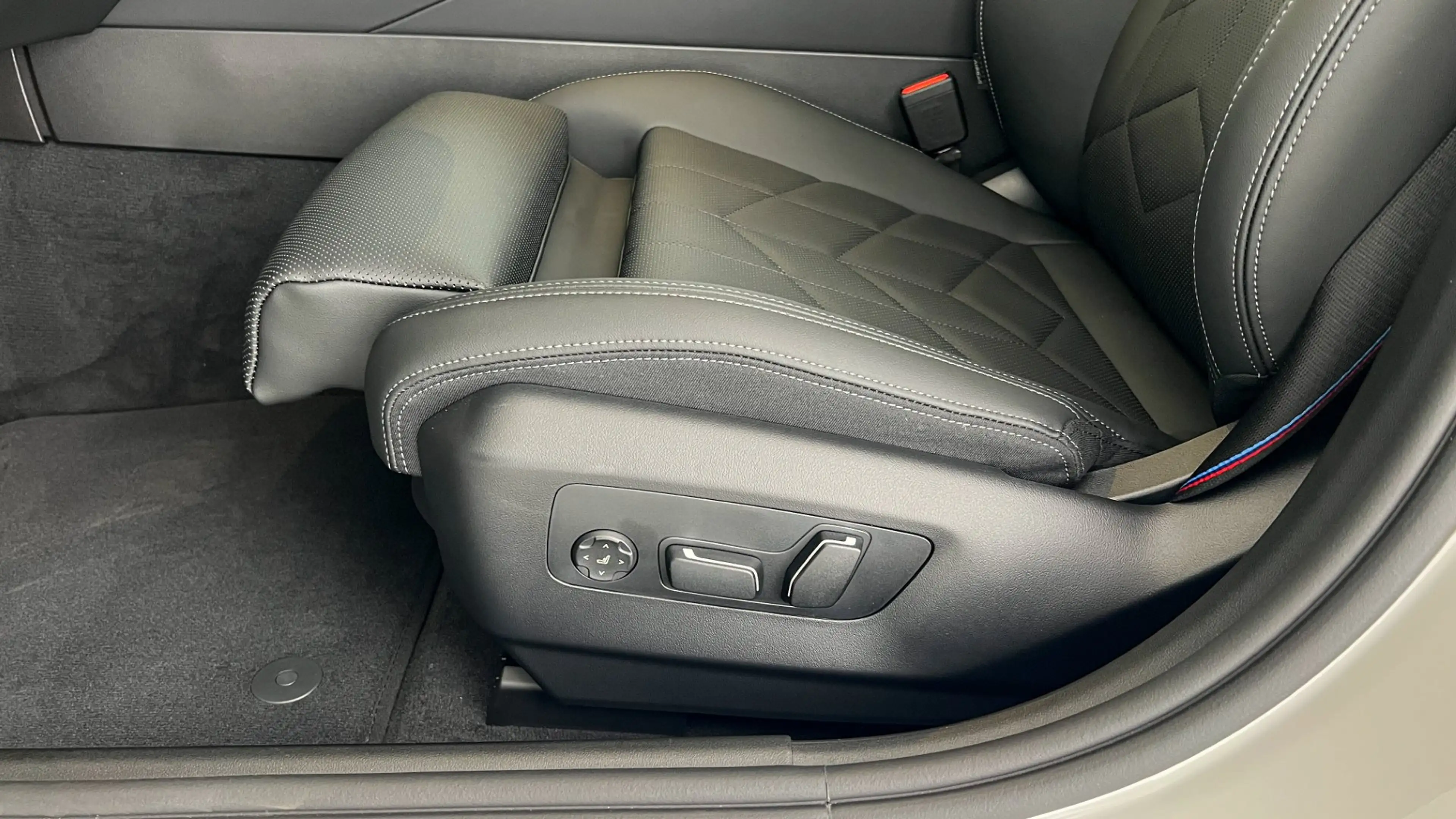 BMW i5 xDrive40 83,9kWh — photo 15