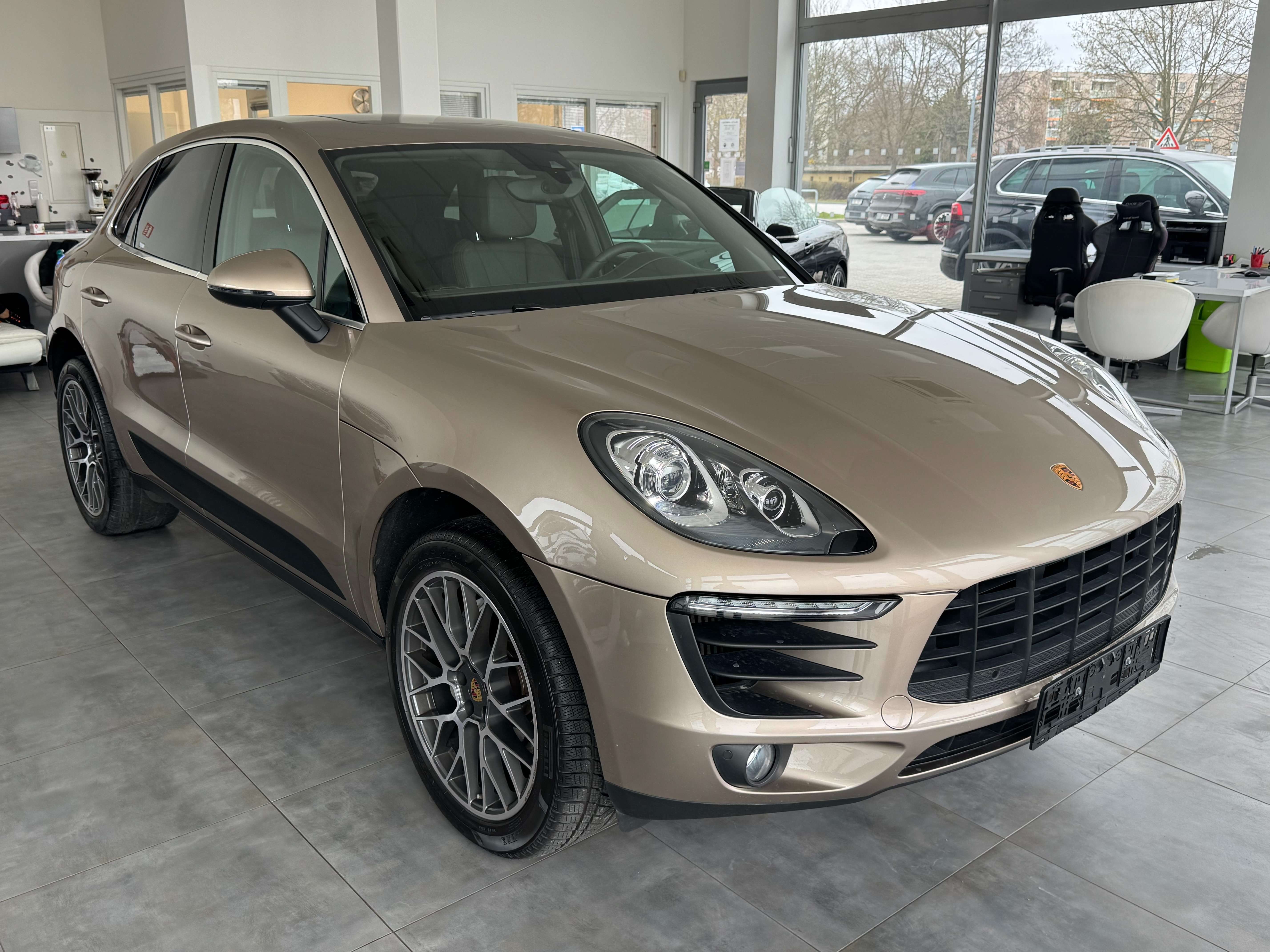 Second hand Porsche Macan 