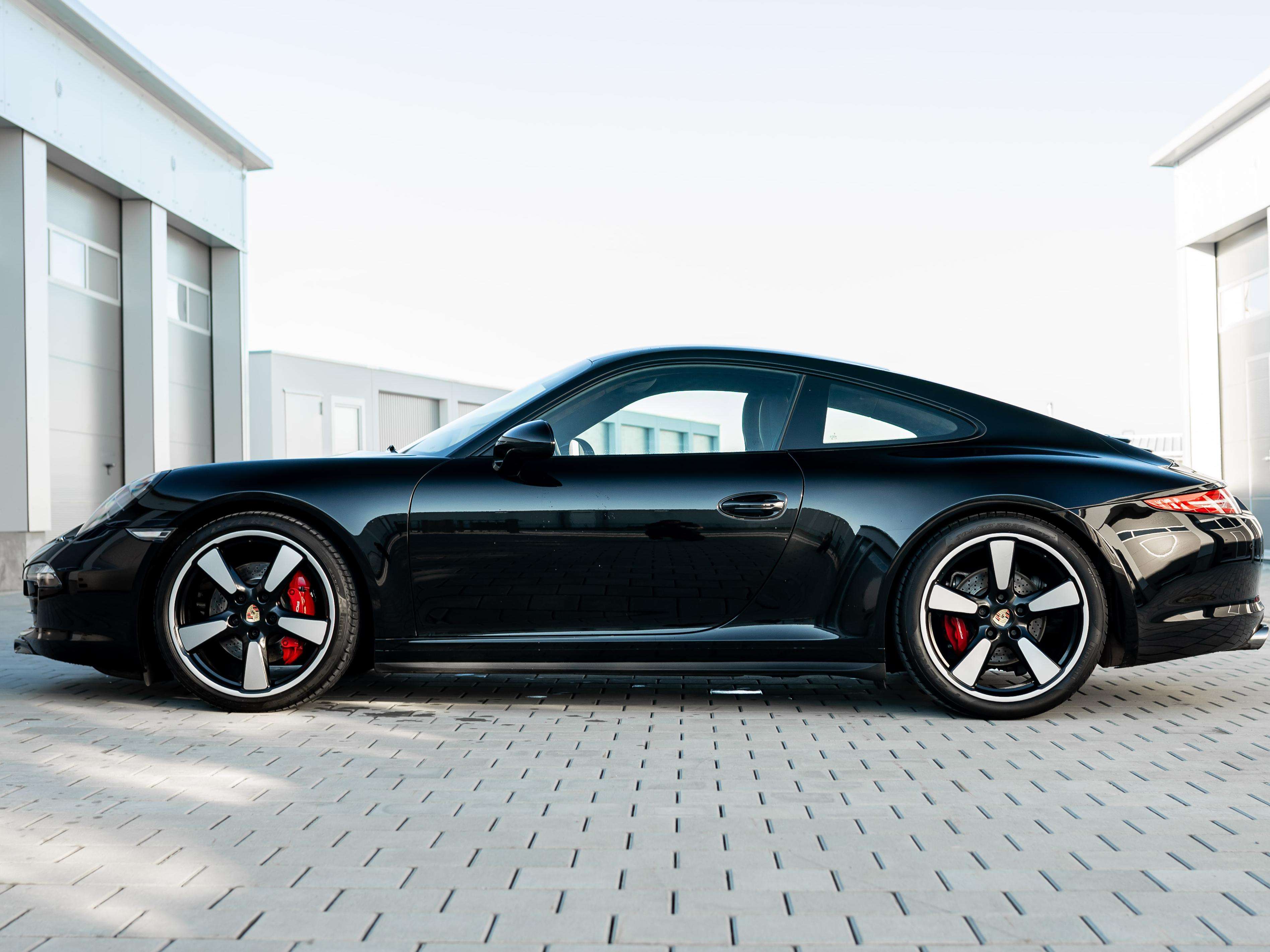Second hand Porsche 911 