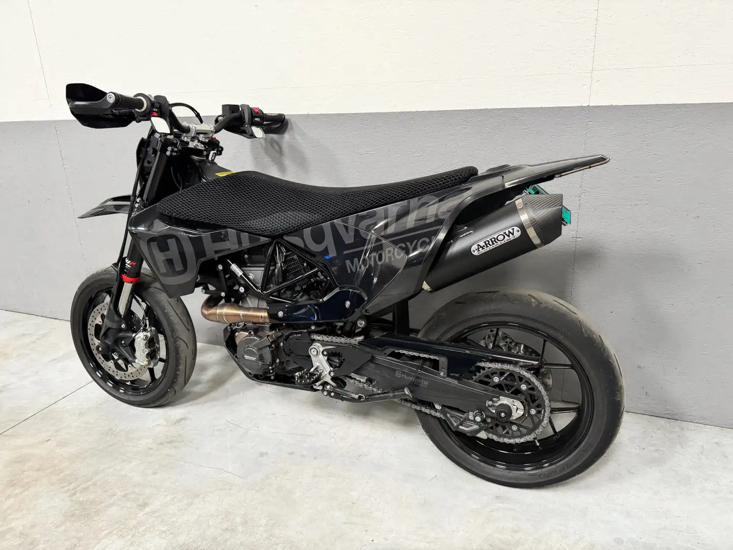 Husqvarna 701 Supermoto Nieuwstaat 1ste eigenaar Negru - 2