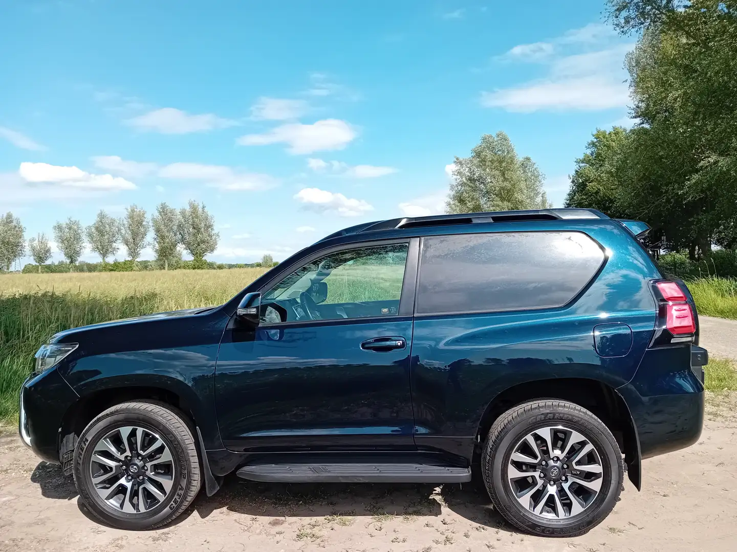 Toyota Land Cruiser 2.8 D-4D-F Challenger High Roof Blind Van Blauw - 2