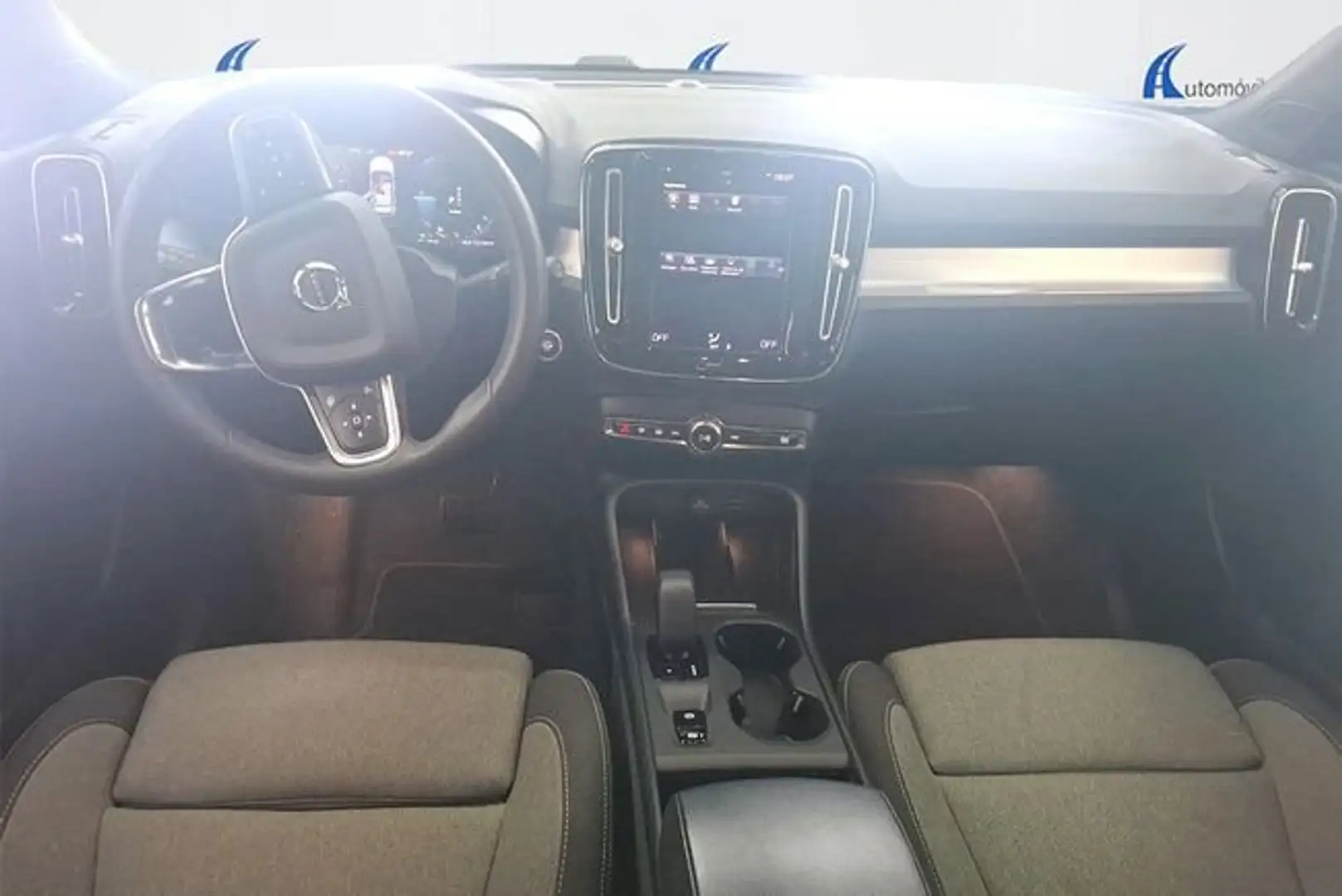 Volvo XC40 1.5 T4 Recharge PHEV Core Auto Negro - 2