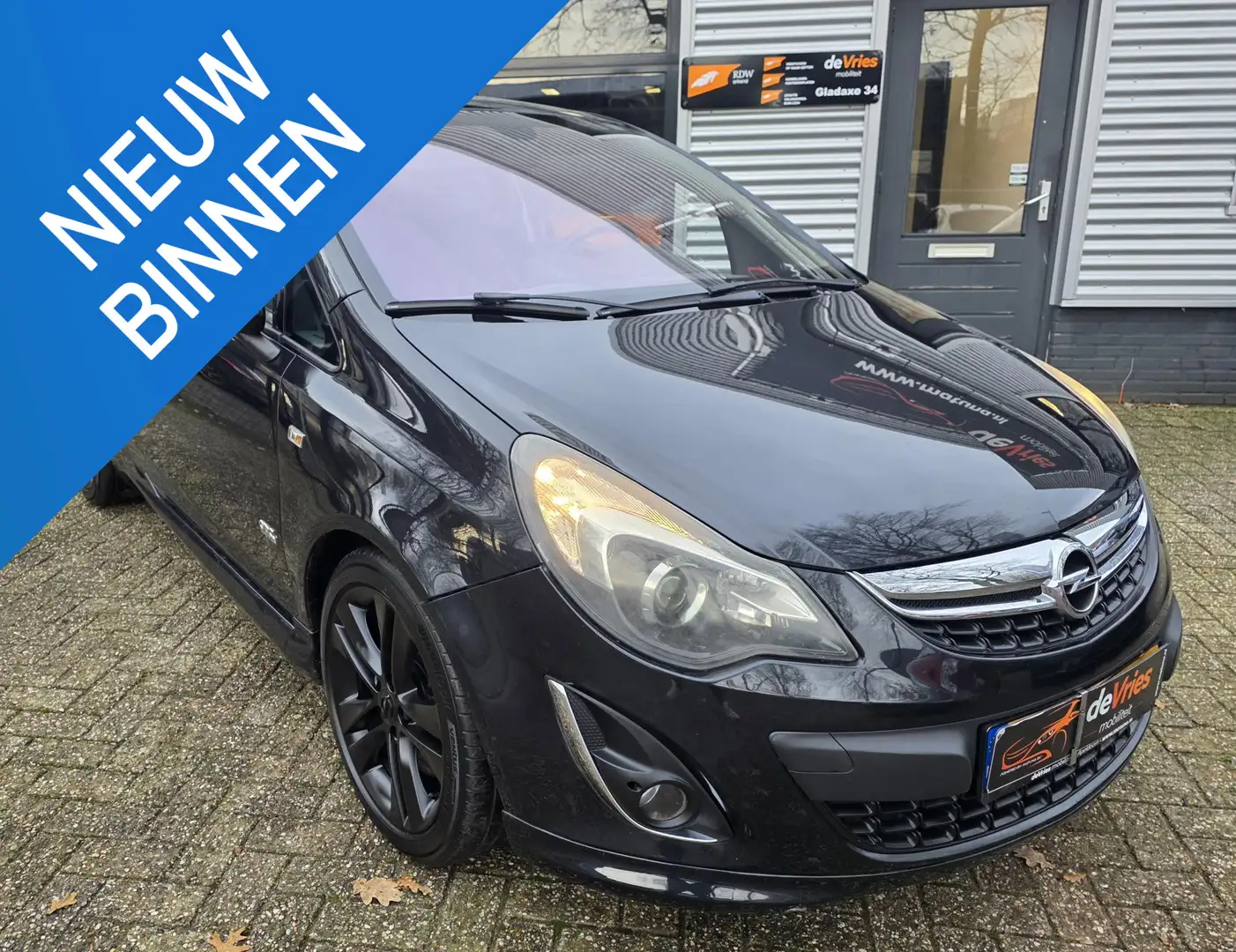 Opel Corsa 1.6-16V Turbo OPC Line **CLIMA-150PK-APK** Zwart - 1