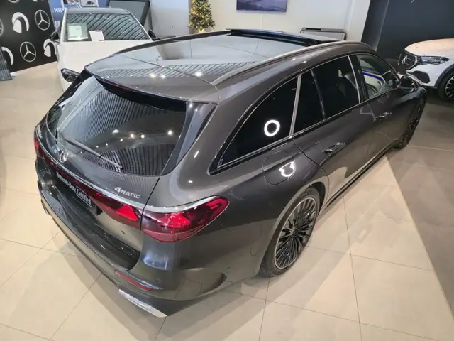 Mercedes-Benz E-Class view 14