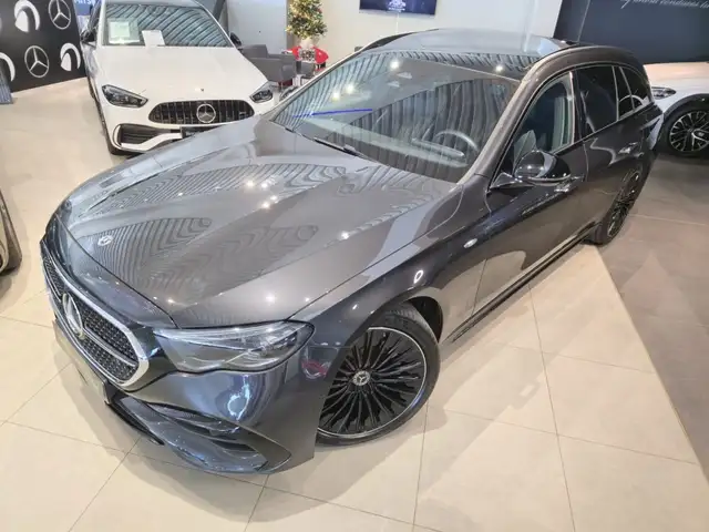 Mercedes-Benz E-Class view 11