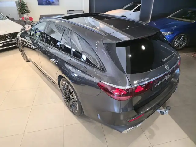 Mercedes-Benz E-Class view 15