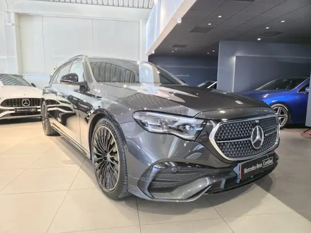 Mercedes-Benz E-Class view 8