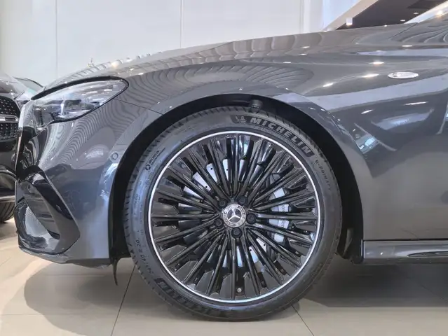 Mercedes-Benz E-Class view 10