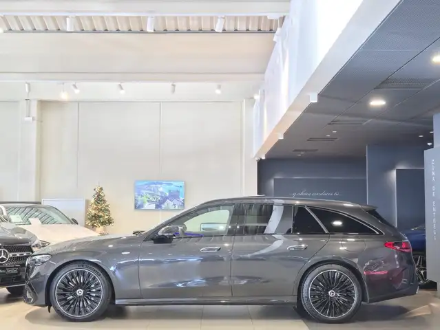 Mercedes-Benz E-Class view 13