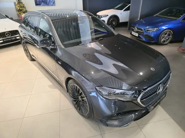 Mercedes-Benz E-Class view 12
