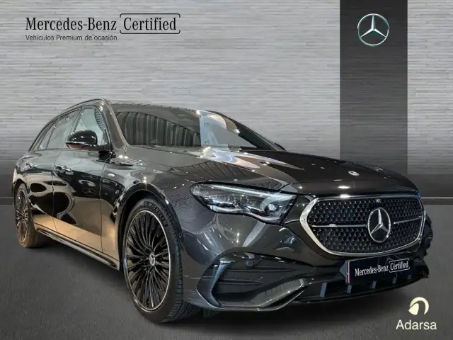Mercedes-Benz E-Class view 3