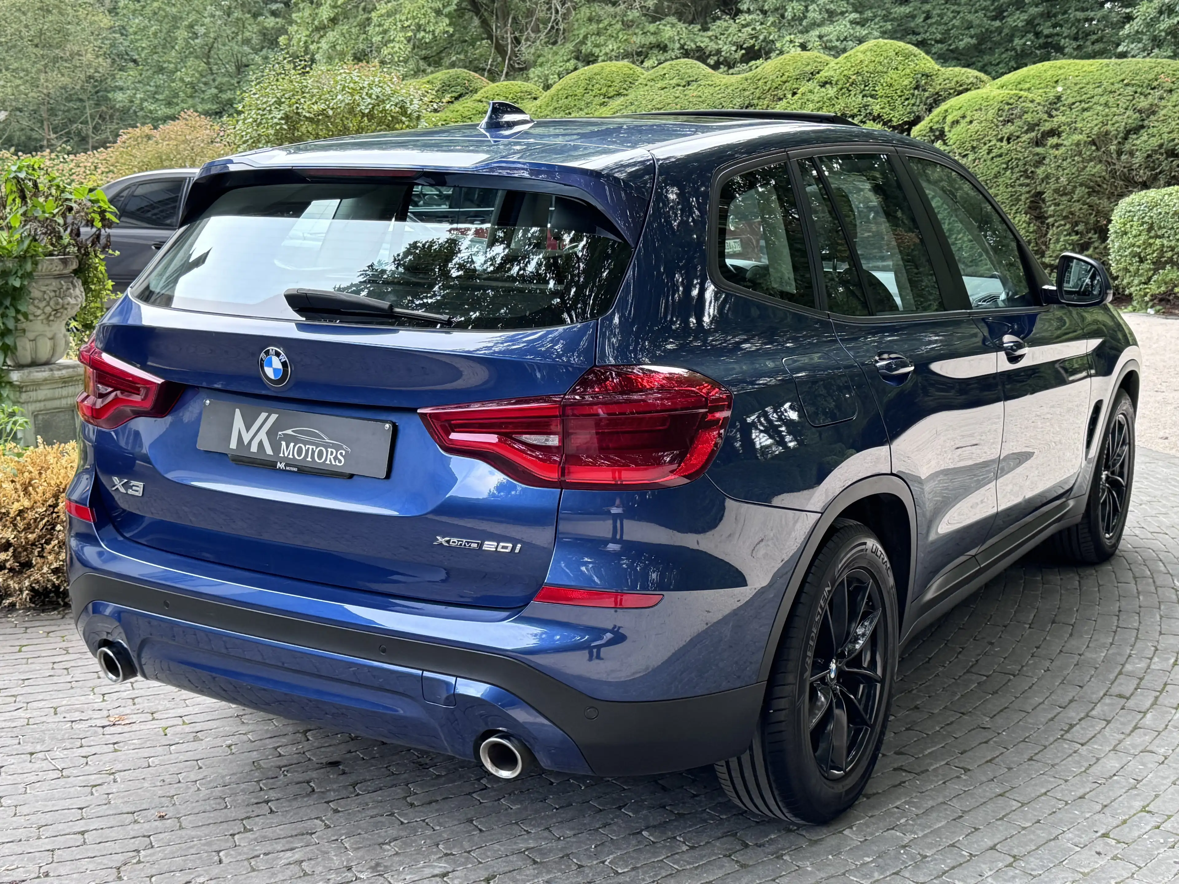 BMW X3 xDrive20i • Pano • Keyless • LED • Lane Assist • S — photo 9