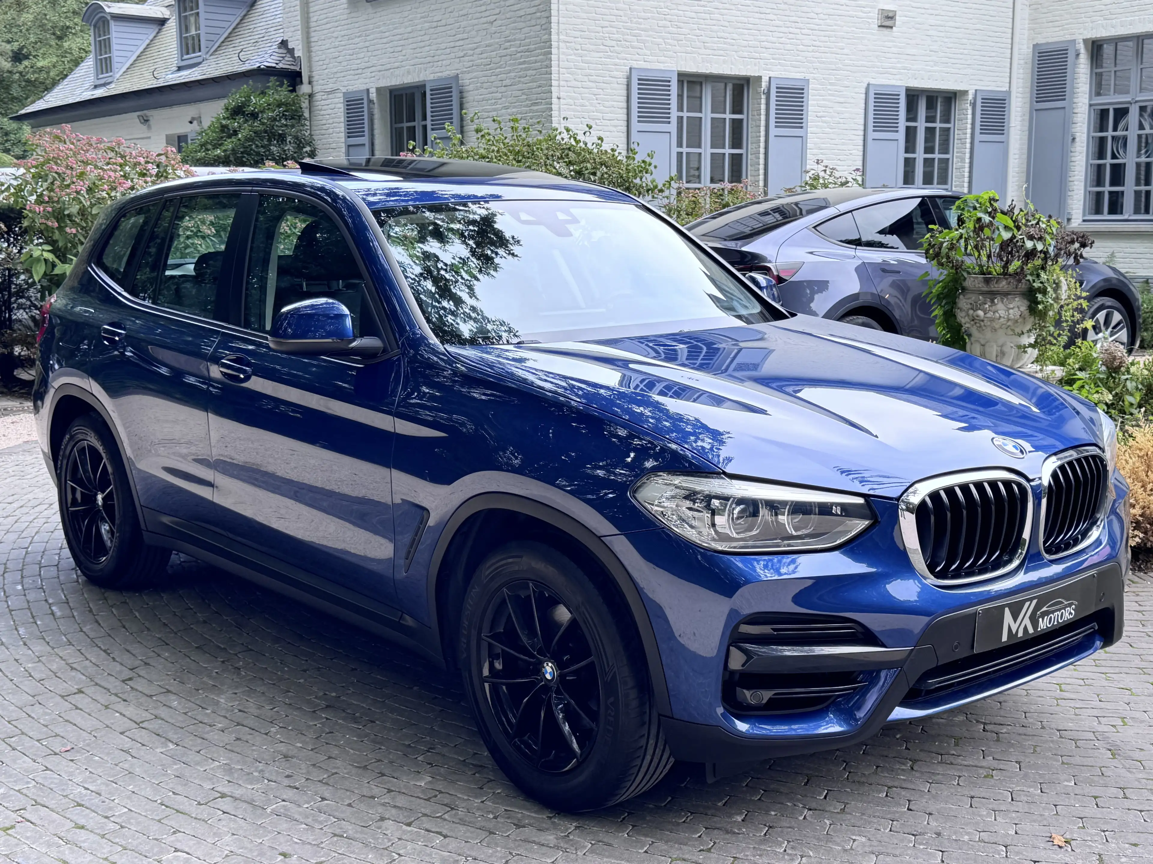 BMW X3 xDrive20i • Pano • Keyless • LED • Lane Assist • S — photo 2