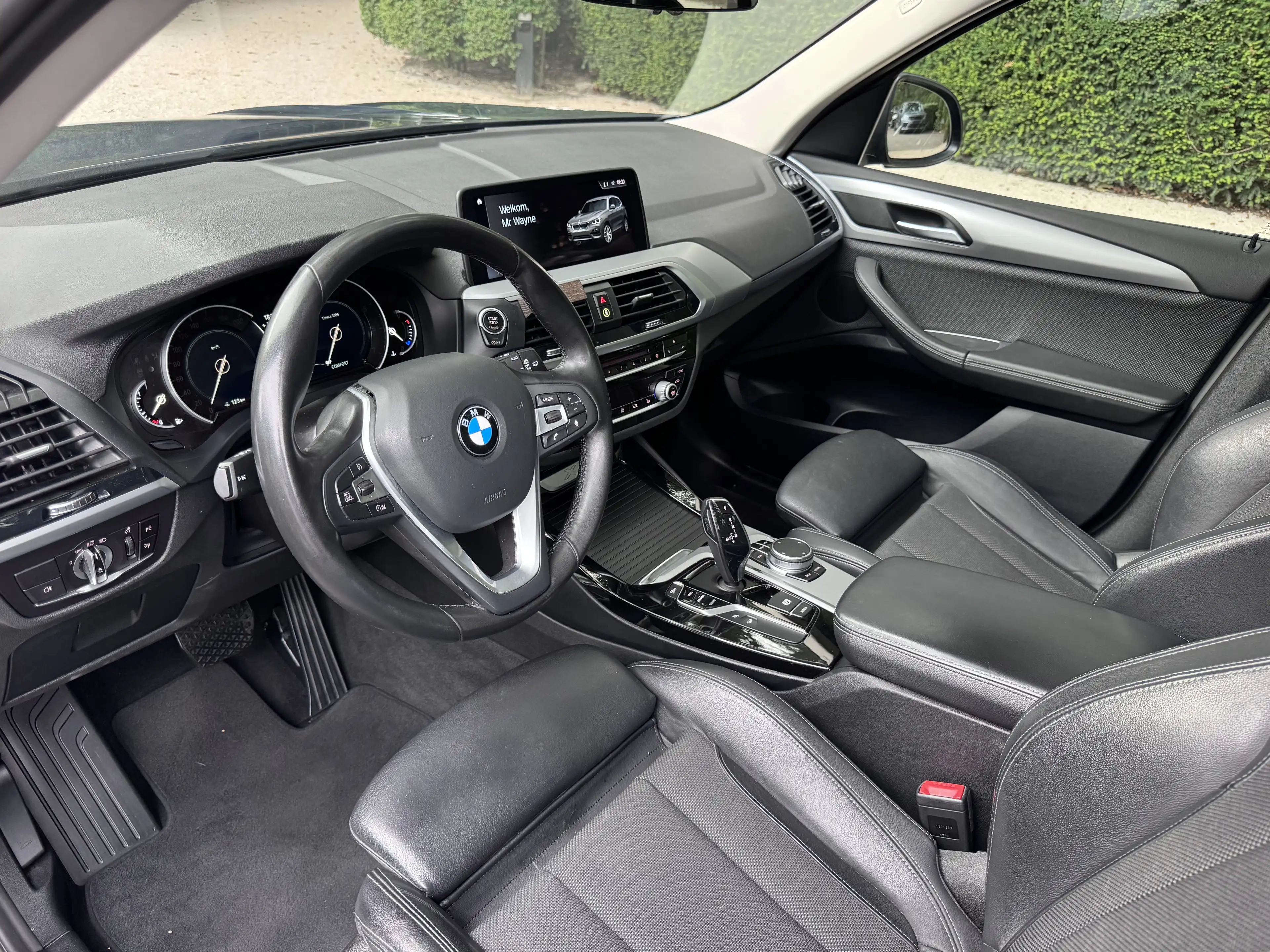 BMW X3 xDrive20i • Pano • Keyless • LED • Lane Assist • S — photo 14