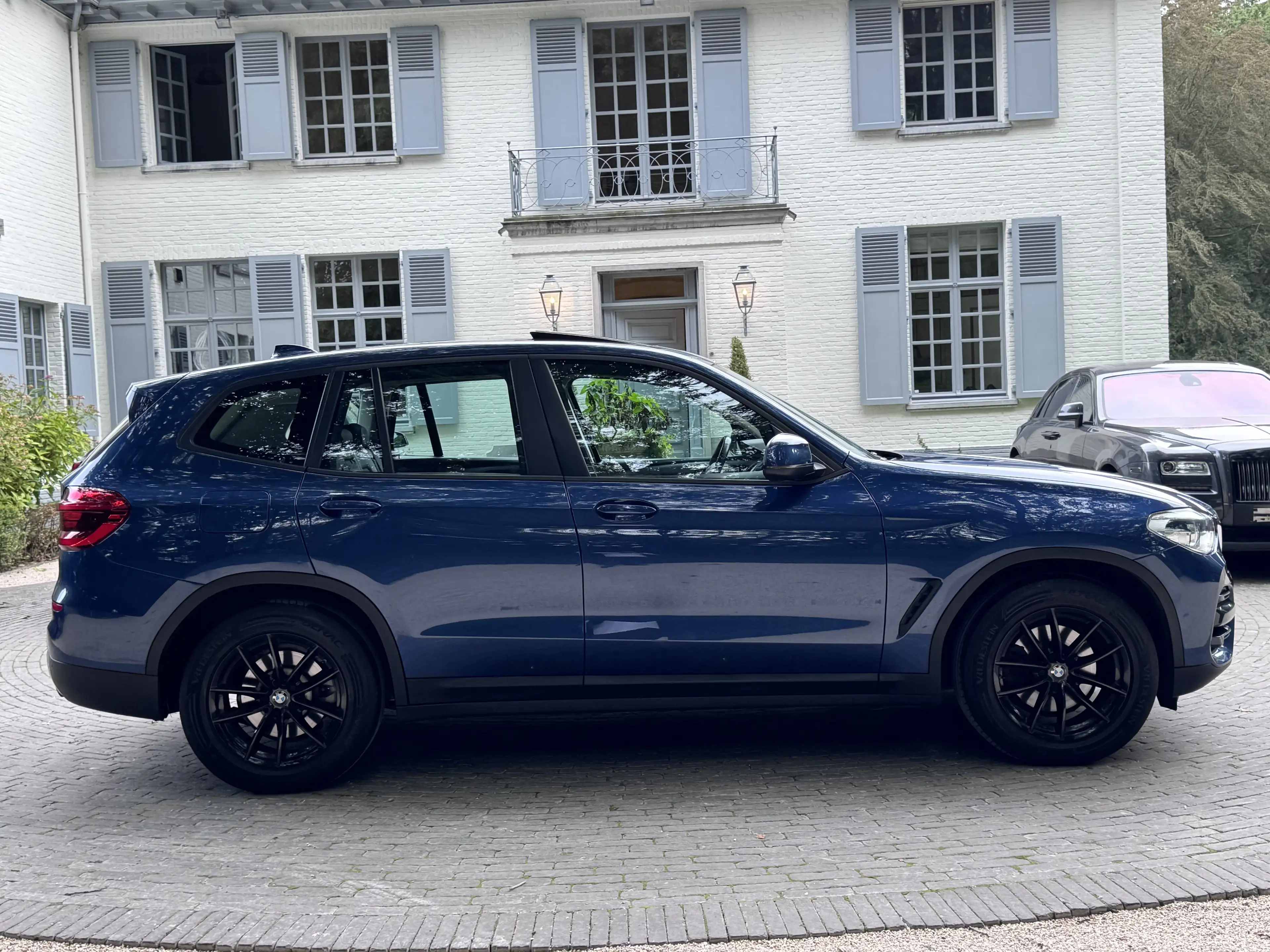 BMW X3 xDrive20i • Pano • Keyless • LED • Lane Assist • S — photo 11