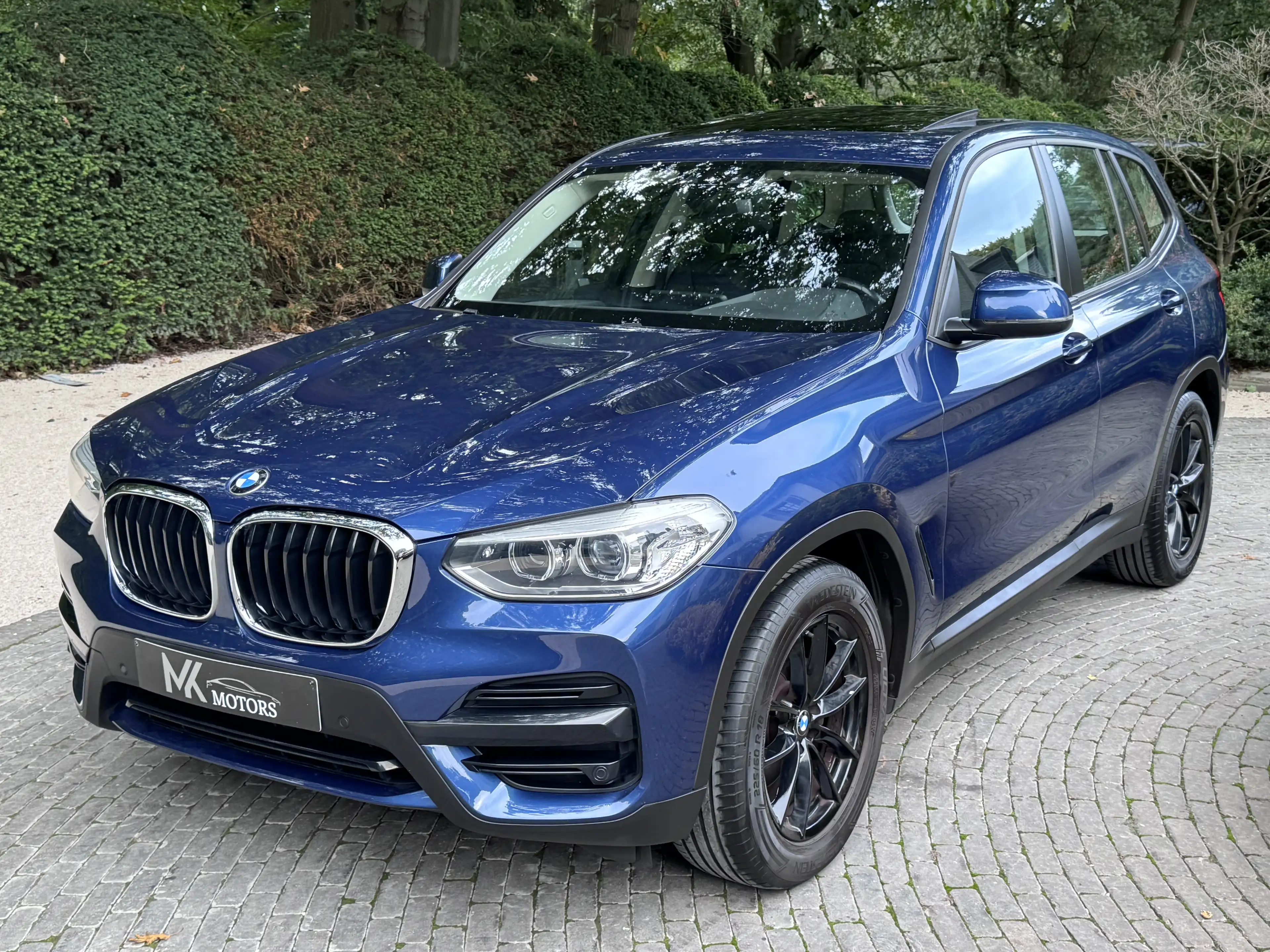 BMW X3 xDrive20i • Pano • Keyless • LED • Lane Assist • S — photo 5