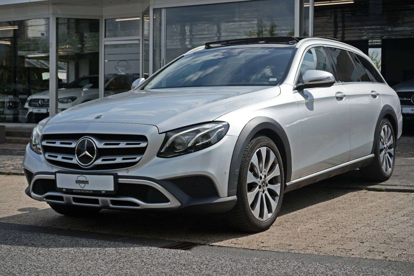 Mercedes-Benz E 220