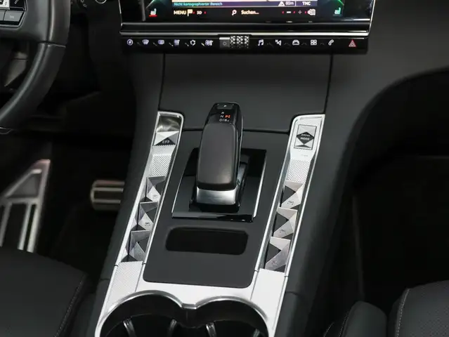 DS Automobiles DS 7 view 13