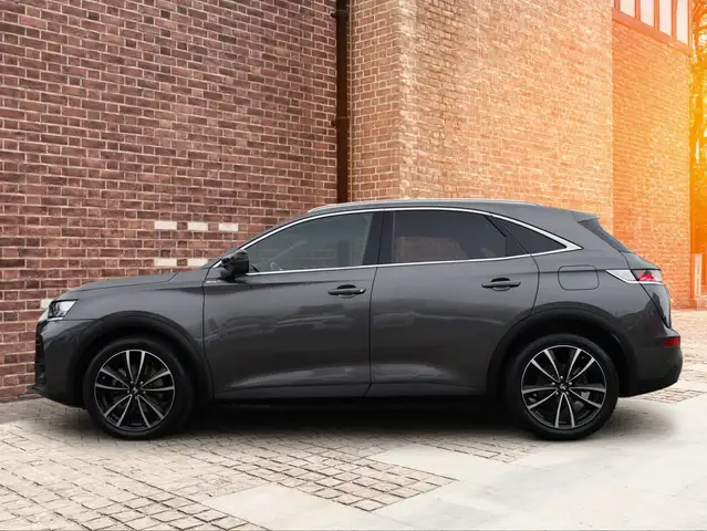 DS Automobiles DS 7 view 3