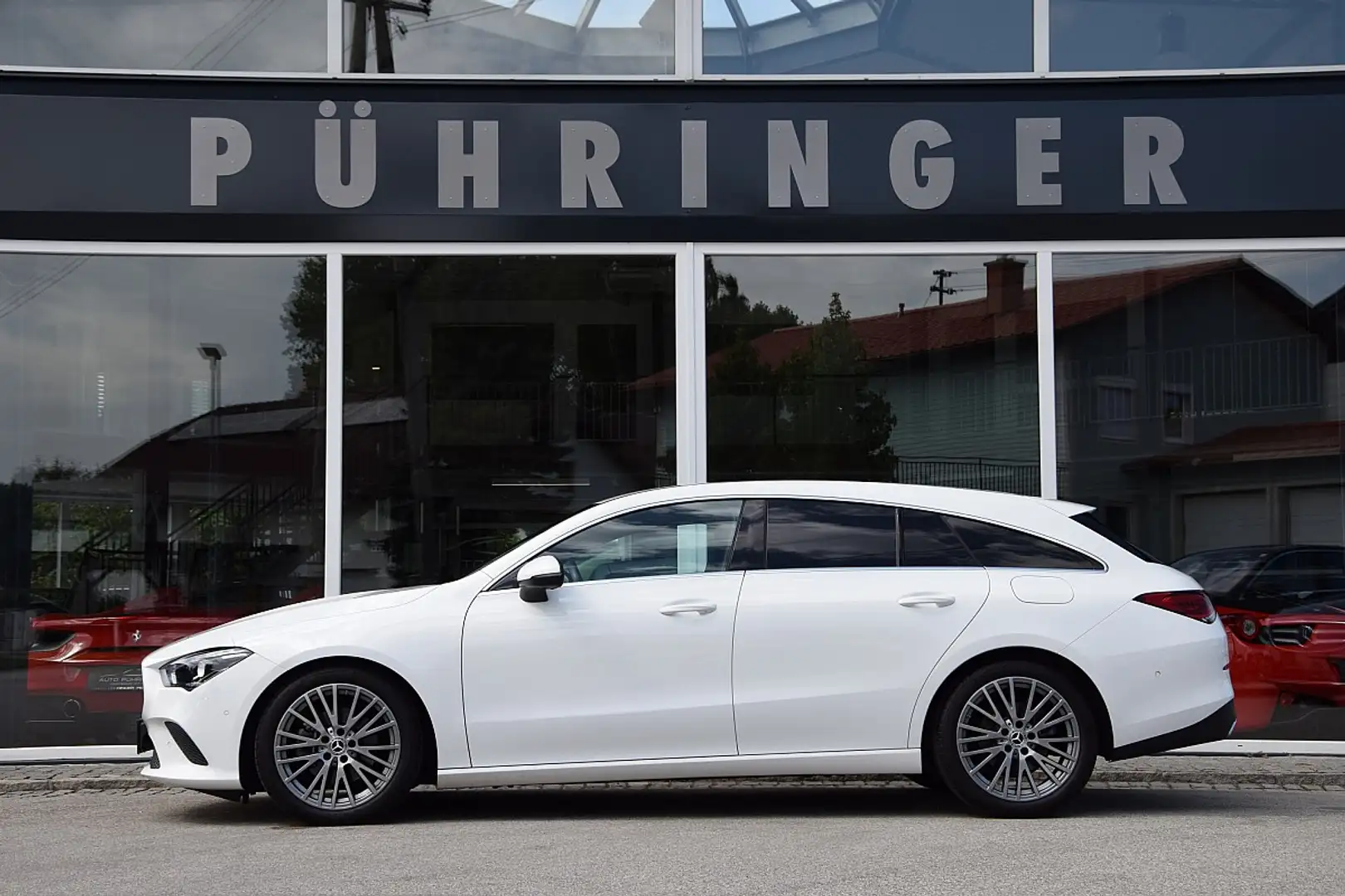 Mercedes-Benz CLA 180 d Shooting Brake Bianco - 1