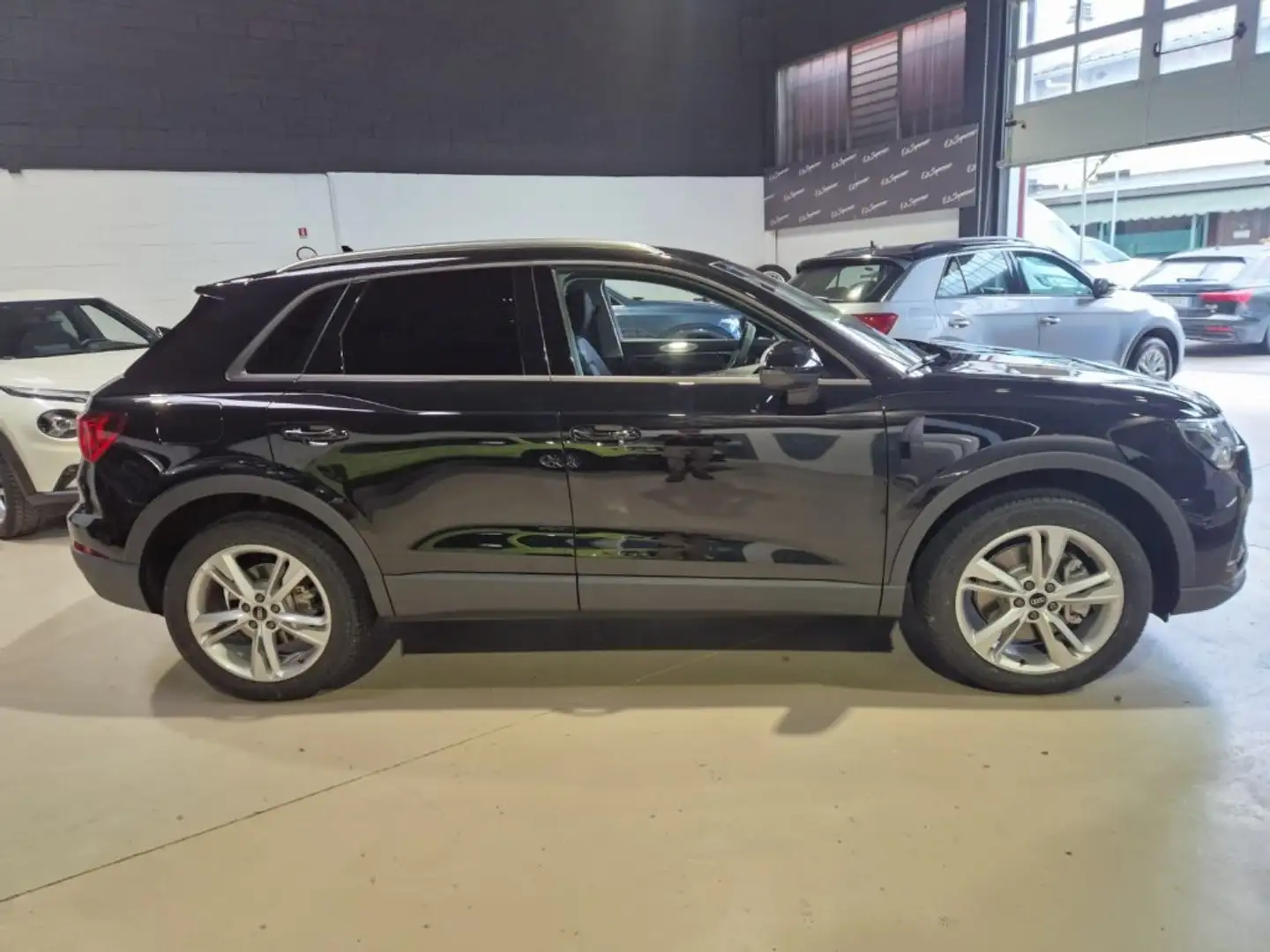 Audi Q3 45 TFSI quattro S tronic Business Noir - 1