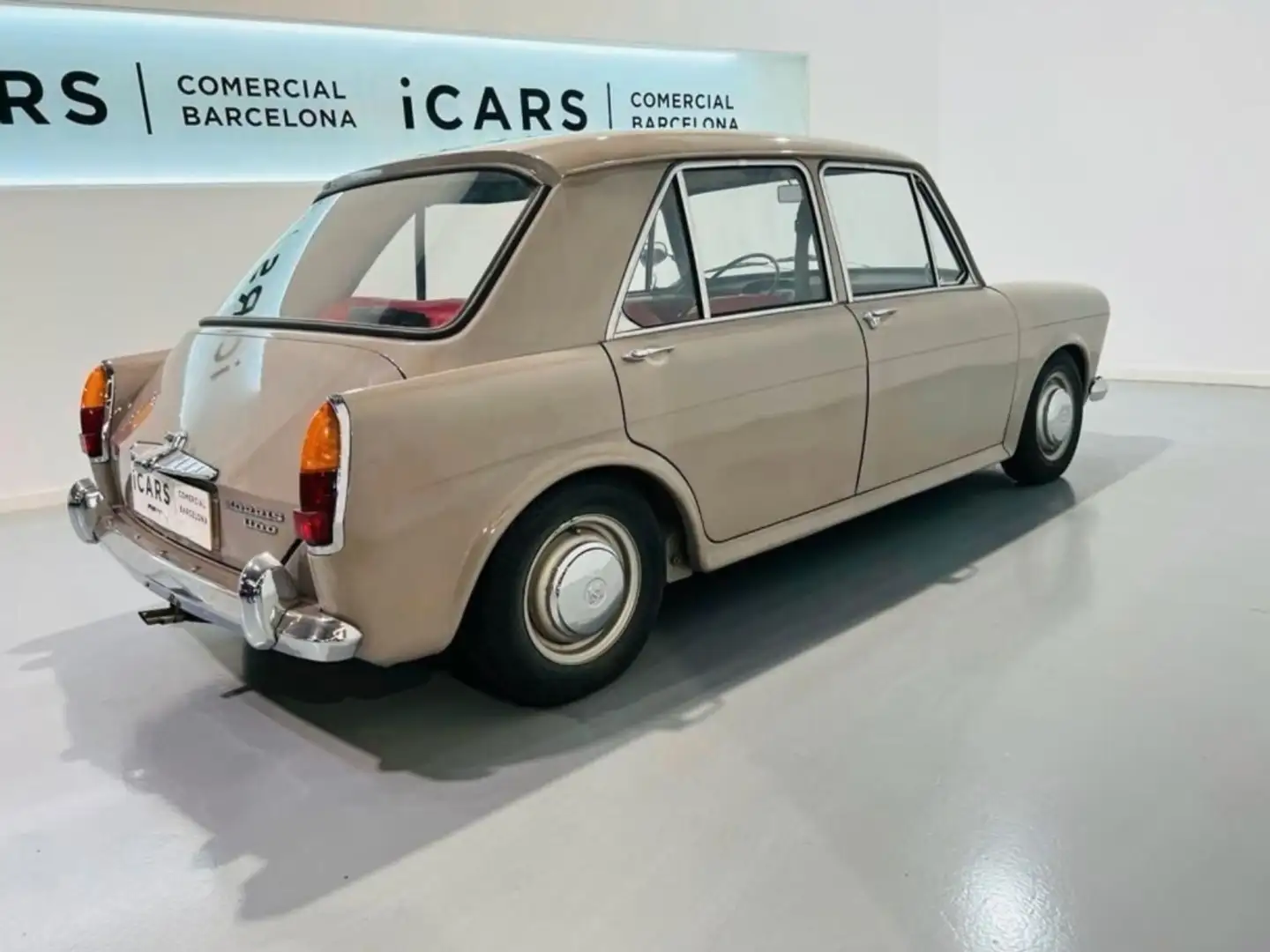 Austin MK 1800 II Gri - 2